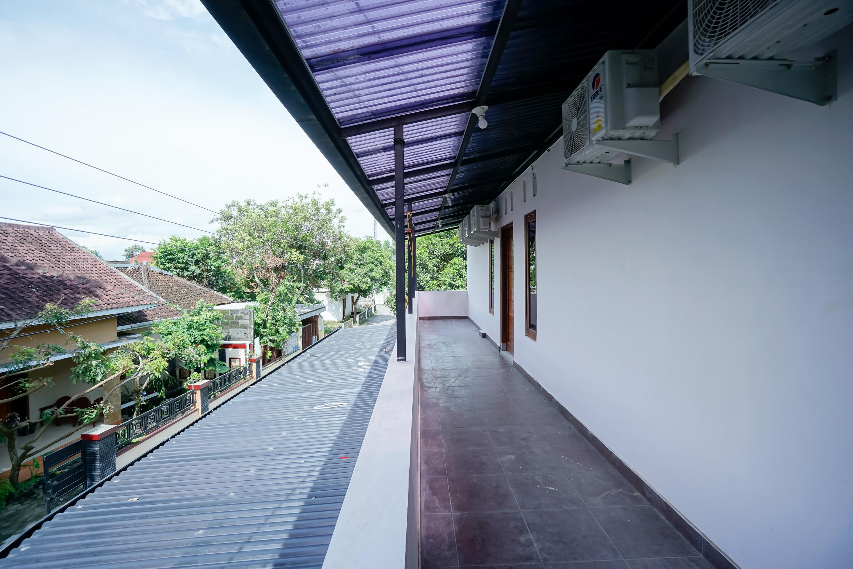 Reddoorz Syariah At Falisha Umy Ngabean Exterior foto