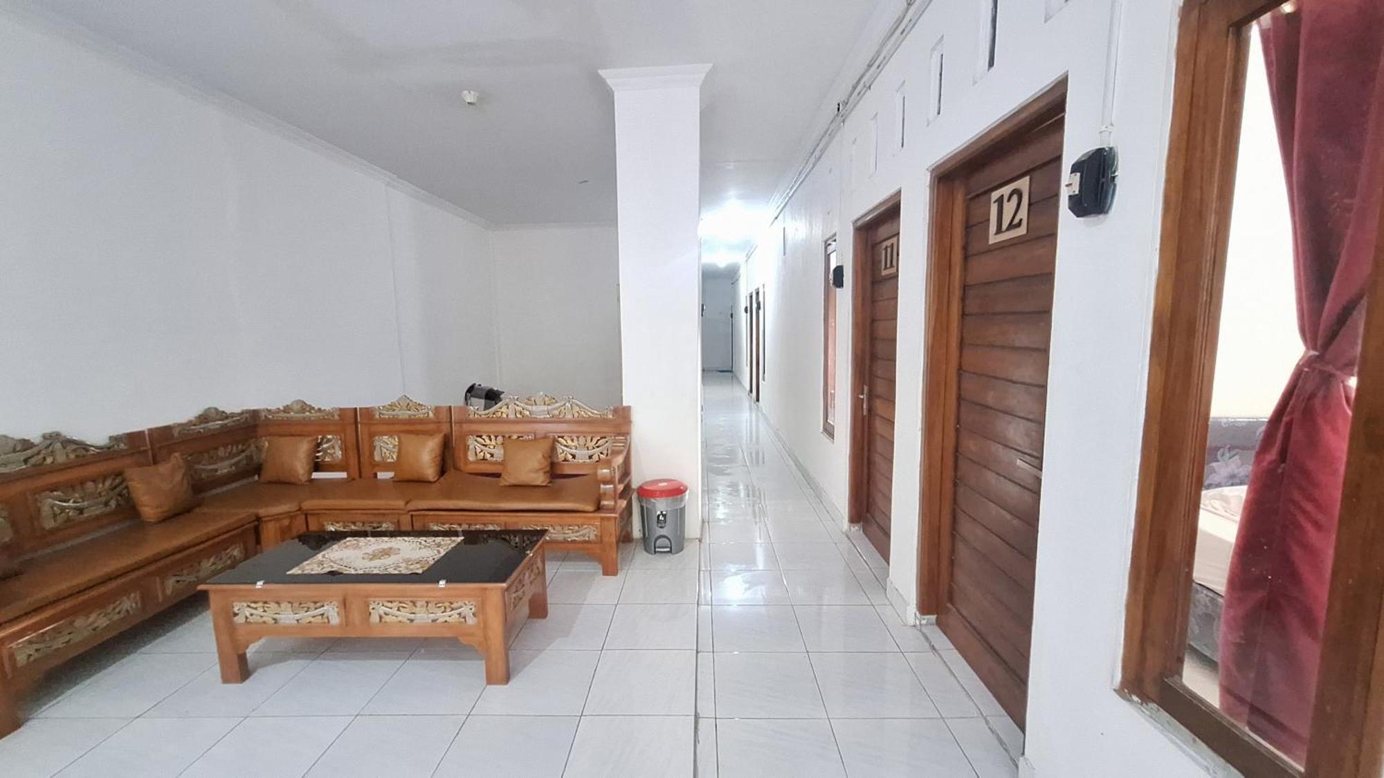 Reddoorz Syariah At Falisha Umy Ngabean Exterior foto