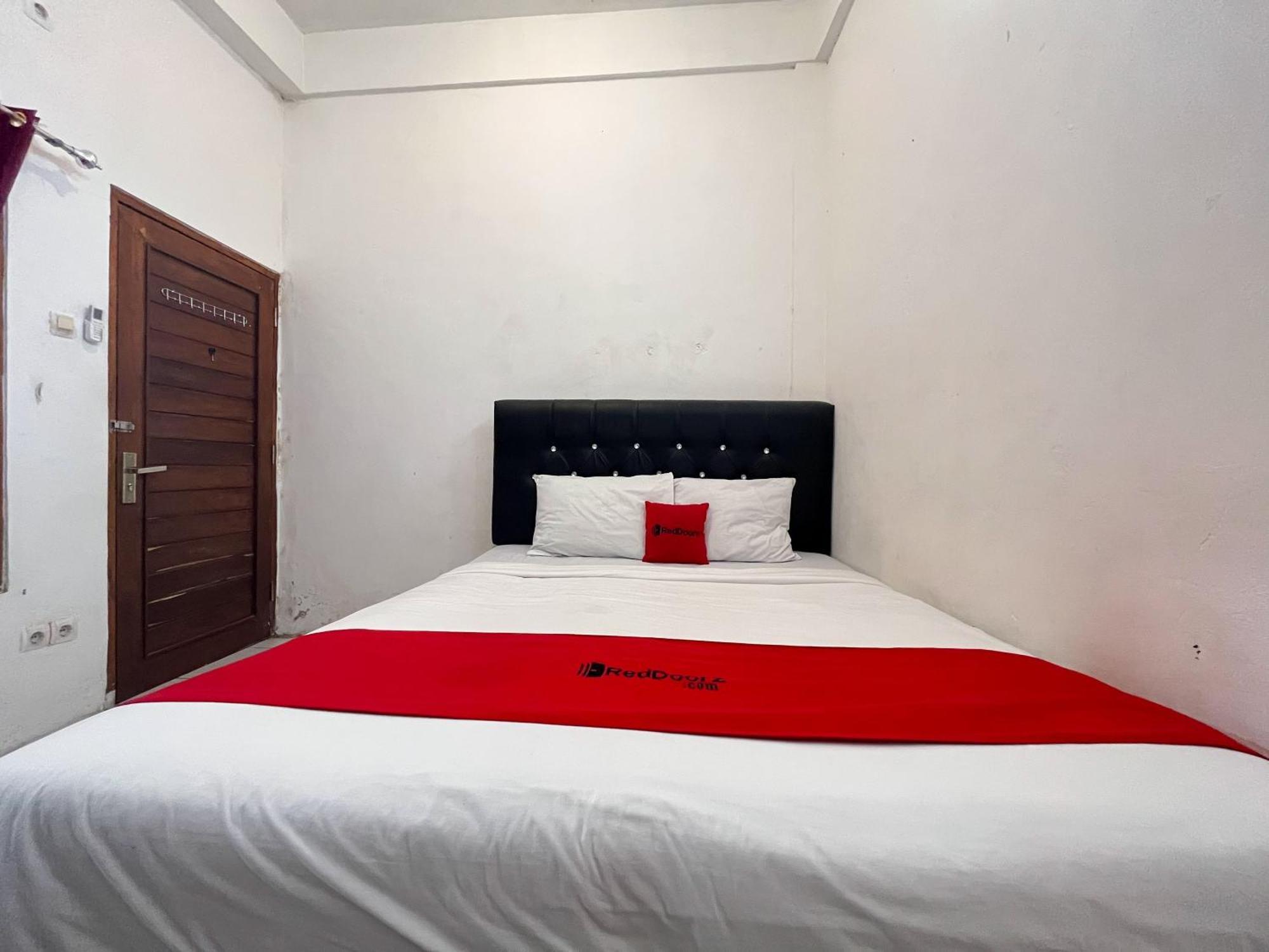 Reddoorz Syariah At Falisha Umy Ngabean Exterior foto